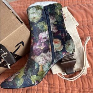 NWT Charlotte Stone Floral Furniture Ankle Boots